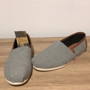 New Toms slip ons